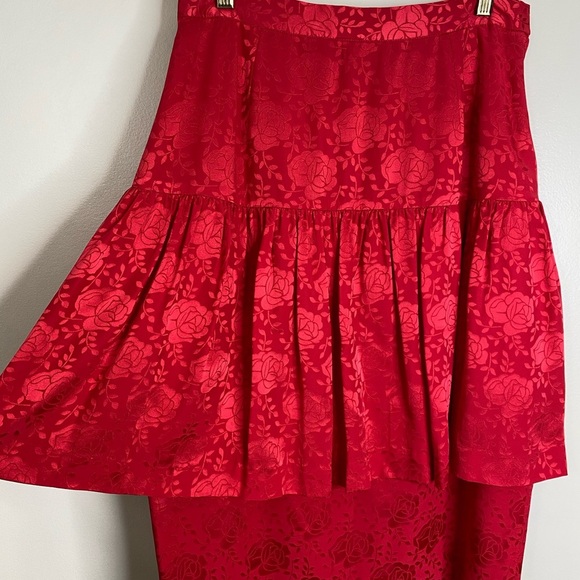 UNIQUE 100% SILK FLORAL PRINT PENCIL/ FLARED SKIRT VIBRANT RED SIZE 10 - Picture 5 of 10